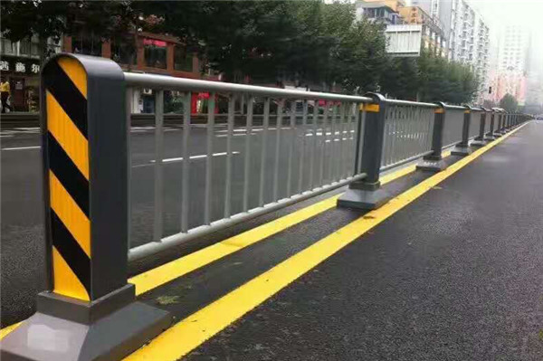 瀍河回族公路防撞护栏