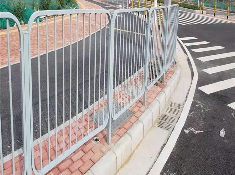 瀍河回族港式道路护栏
